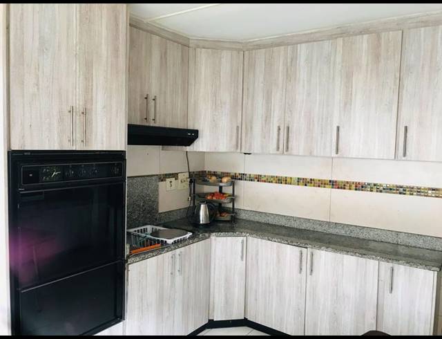 14 BEDROOM HOUSE FOR SALE IN RESERVOIR HILLS